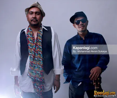 Foto Nial Bunga Band