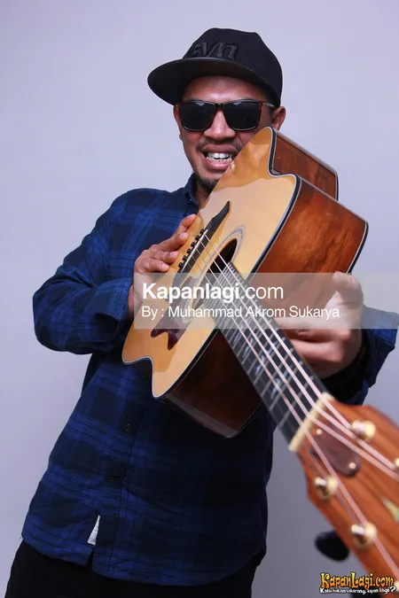 Foto Nial Bunga Band