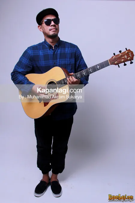 Foto Nial Bunga Band