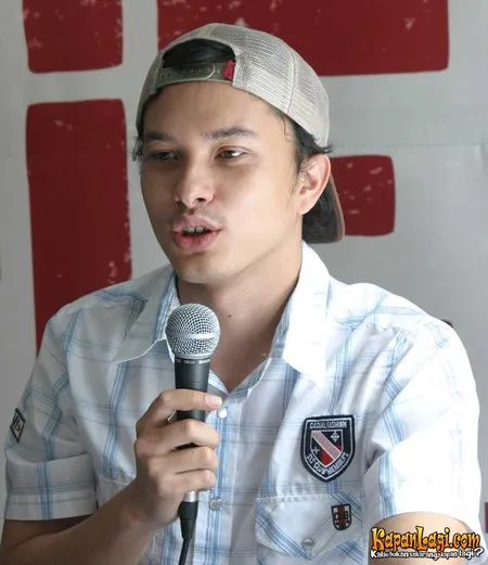 Foto Nicholas Saputra