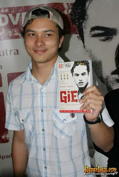 Foto Nicholas Saputra