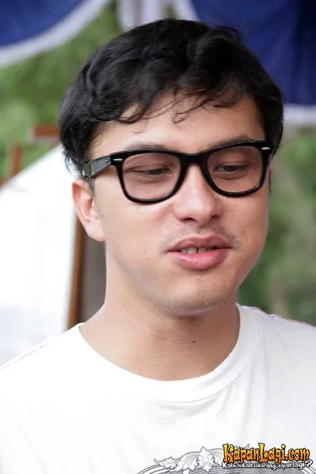 Foto Nicholas Saputra