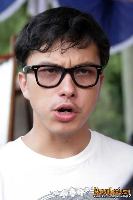 Foto Nicholas Saputra