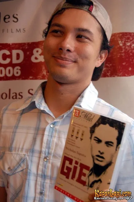 Foto Nicholas Saputra