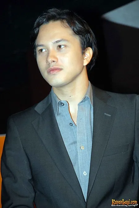 Foto Nicholas Saputra