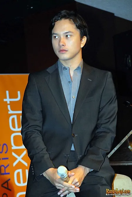 Foto Nicholas Saputra