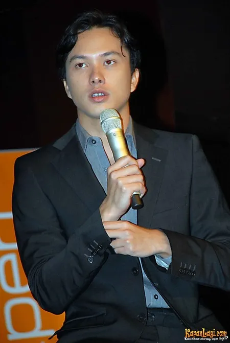 Foto Nicholas Saputra