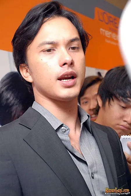 Foto Nicholas Saputra