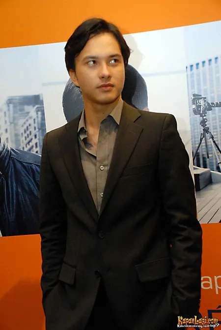 Foto Nicholas Saputra