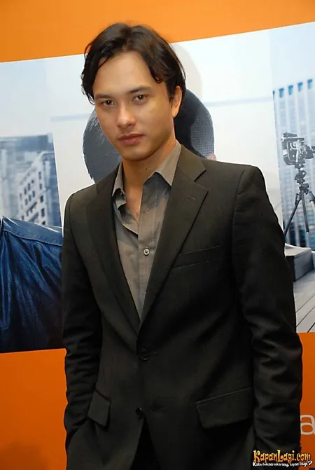 Foto Nicholas Saputra