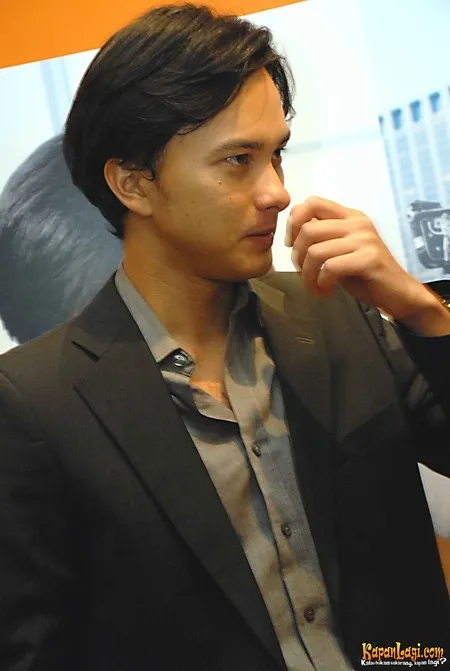 Foto Nicholas Saputra