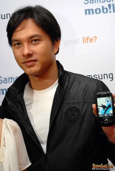 Foto Nicholas Saputra