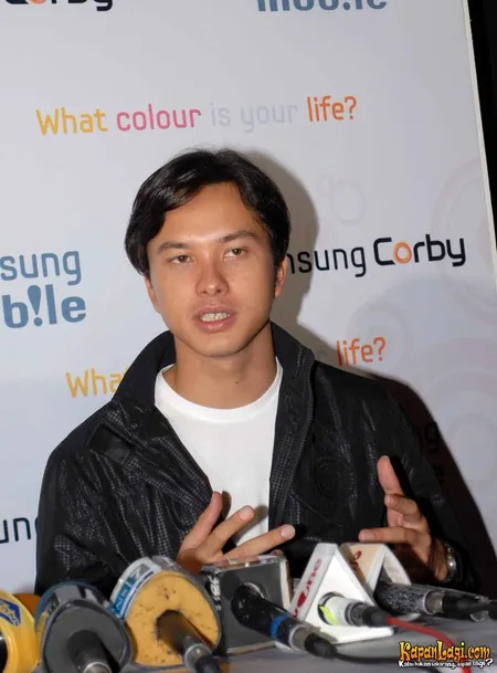 Foto Nicholas Saputra