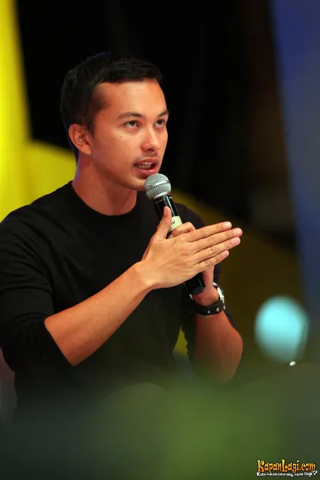 Foto Nicholas Saputra