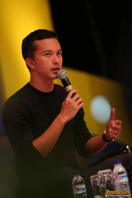 Foto Nicholas Saputra