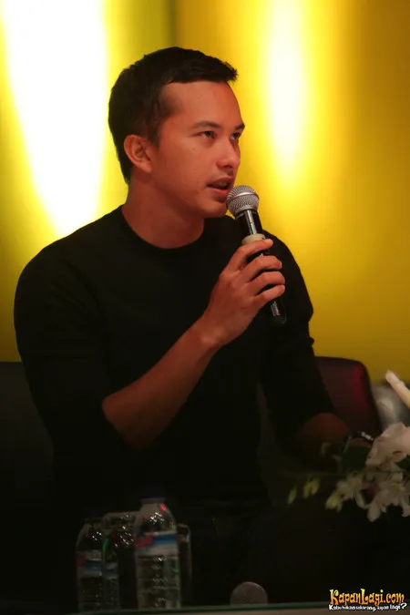 Foto Nicholas Saputra