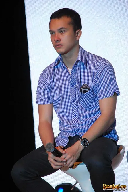 Foto Nicholas Saputra