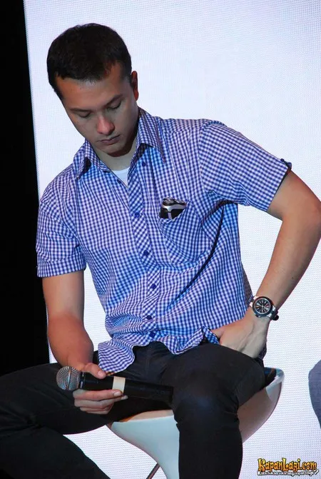 Foto Nicholas Saputra