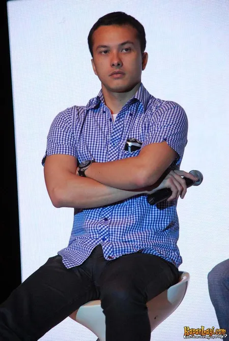 Foto Nicholas Saputra
