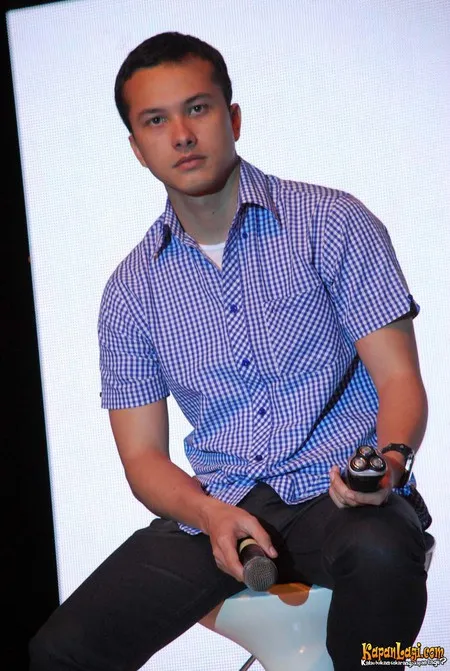 Foto Nicholas Saputra