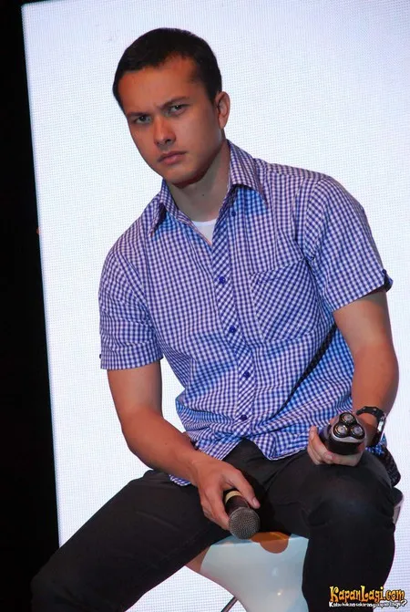 Foto Nicholas Saputra