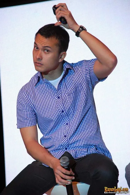 Foto Nicholas Saputra