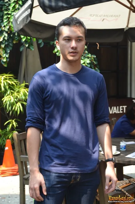 Foto Nicholas Saputra