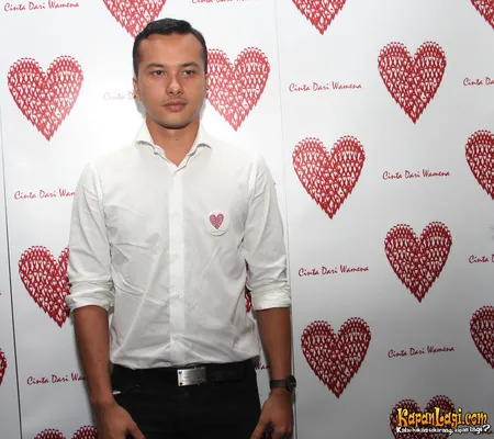 Foto Nicholas Saputra