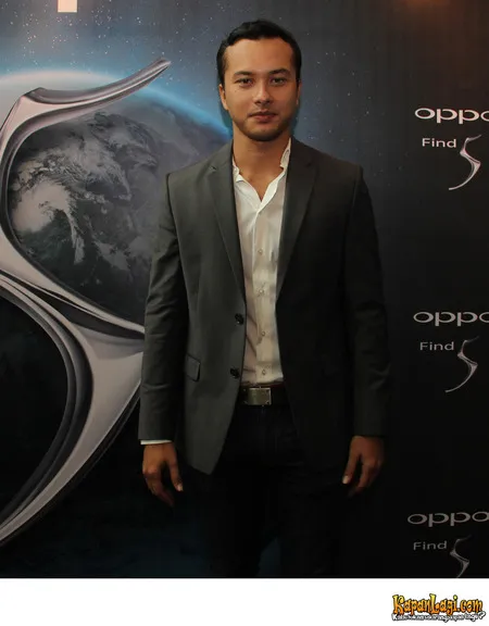 Foto Nicholas Saputra