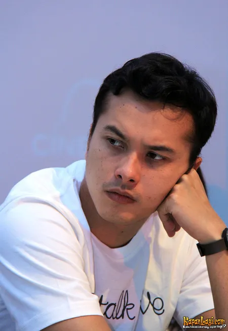 Foto Nicholas Saputra