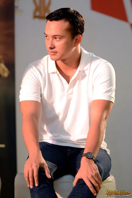 Foto Nicholas Saputra