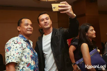 Foto Nicholas Saputra