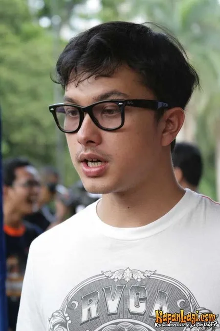 Foto Nicholas Saputra