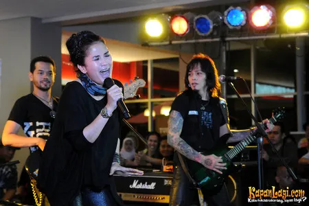 Foto Nicky Astria