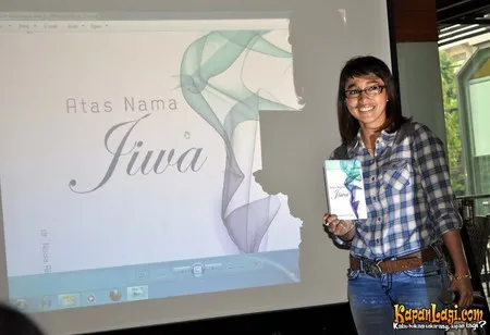 Foto Nova Riyanti Yusuf