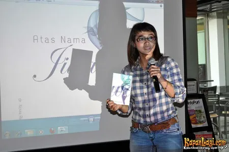 Foto Nova Riyanti Yusuf