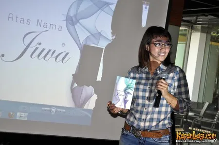 Foto Nova Riyanti Yusuf