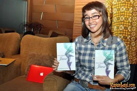 Foto Nova Riyanti Yusuf