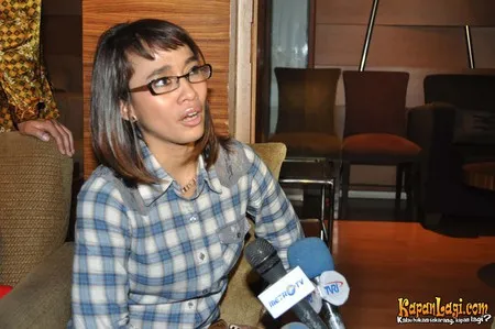 Foto Nova Riyanti Yusuf