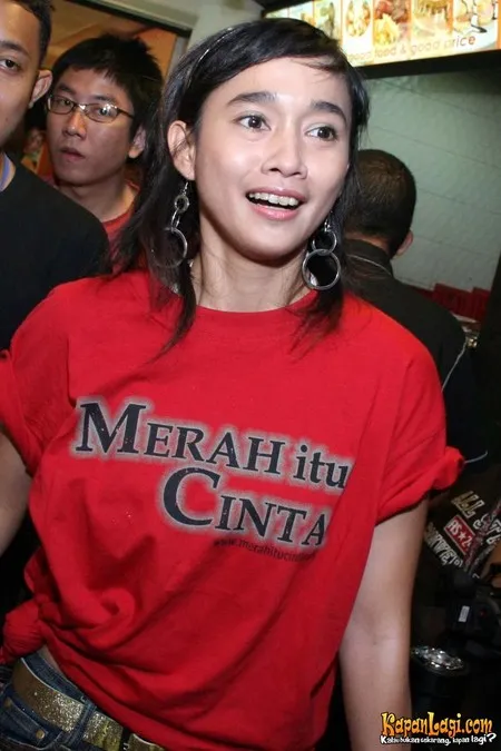 Foto Nova Riyanti Yusuf
