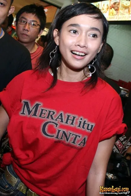 Foto Nova Riyanti Yusuf