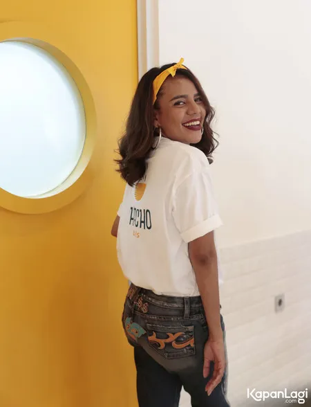 Foto Nowela Idol