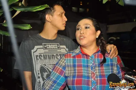 Foto Nunung Srimulat