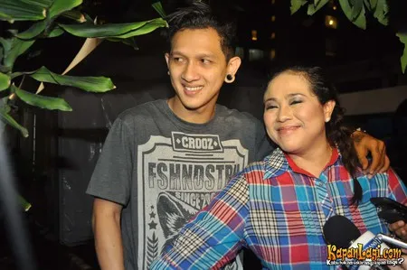 Foto Nunung Srimulat