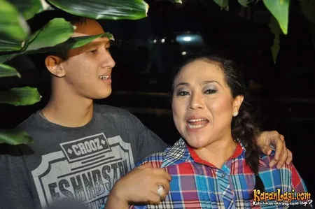 Foto Nunung Srimulat