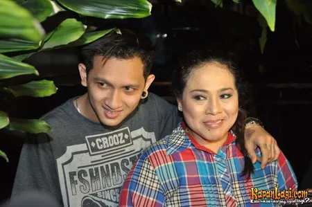 Foto Nunung Srimulat