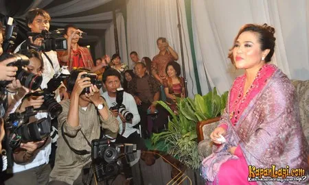 Foto Nunung Srimulat