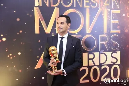 Foto Oka Antara