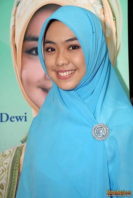 Foto Oki Setiana Dewi