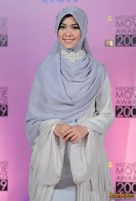 Foto Oki Setiana Dewi